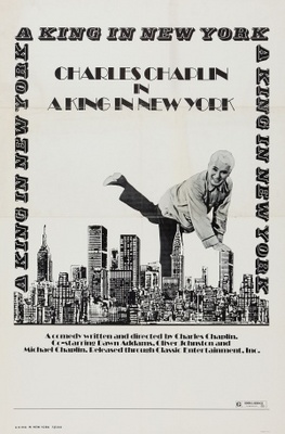 A King in New York movie poster (1957) Sweatshirt